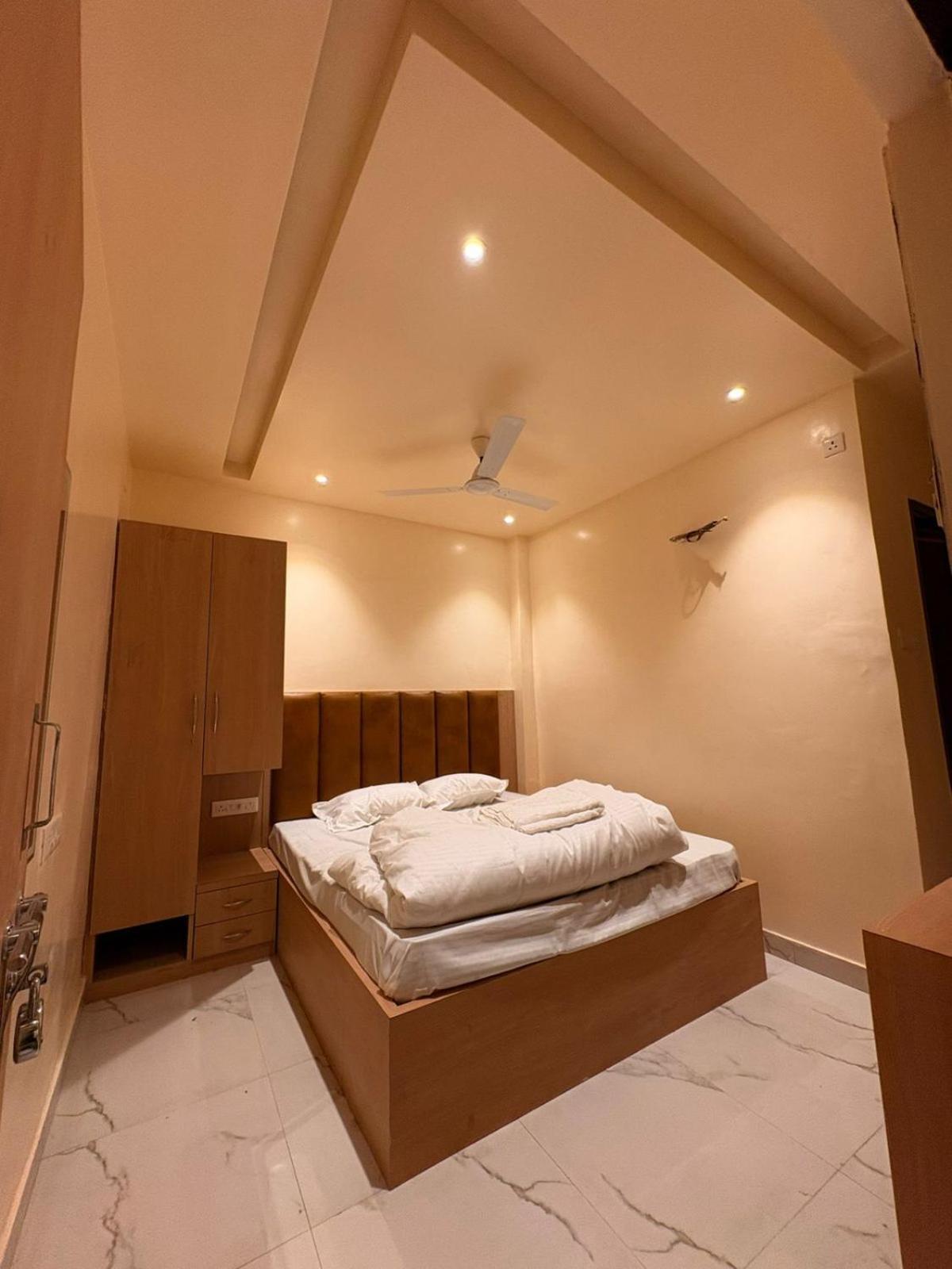 Veda * Varanasi